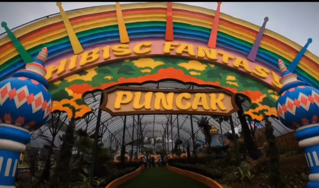 Hibisc Fantasy Puncak merupakan tempat wisata yang dibangun oleh PT Jaswita Lestari Jaya. (foto Ig Hibisc